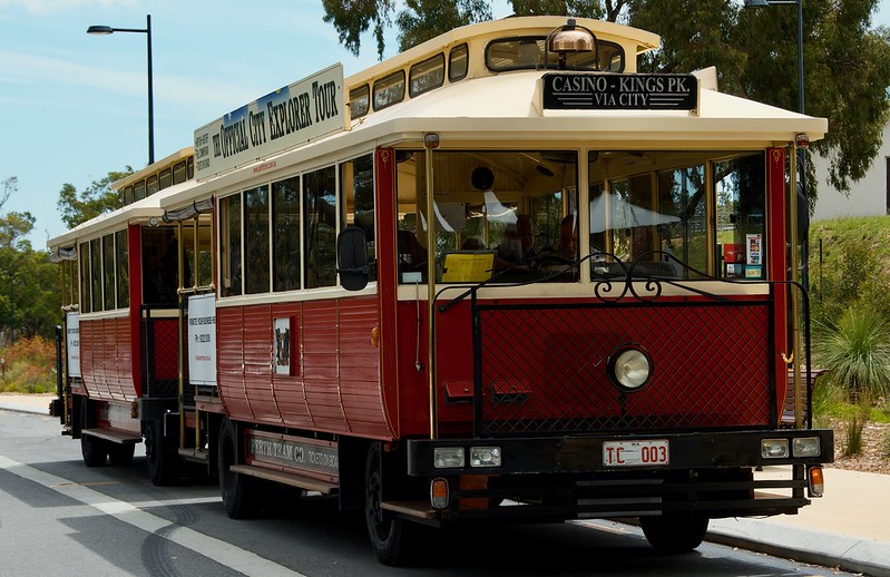 Tram Tours in Perth. 2011.<br/>© <a href="https://flickr.com/people/196352161@N06" target="_blank" rel="nofollow">196352161@N06</a> (<a href="https://flickr.com/photo.gne?id=53030334501" target="_blank" rel="nofollow">Flickr</a>)