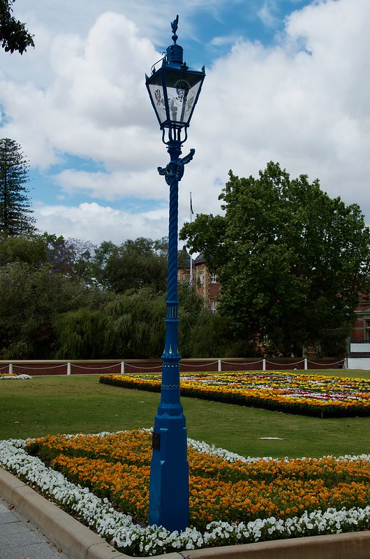 A light on the Council gardens. 2011.<br/>© <a href="https://flickr.com/people/196352161@N06" target="_blank" rel="nofollow">196352161@N06</a> (<a href="https://flickr.com/photo.gne?id=53035211376" target="_blank" rel="nofollow">Flickr</a>)