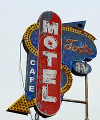 MO, Cabool-U.S. 60B Tod's Motel Neon Sign