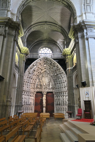 Catedral de Nôtre-Dame - Portada en el interior
