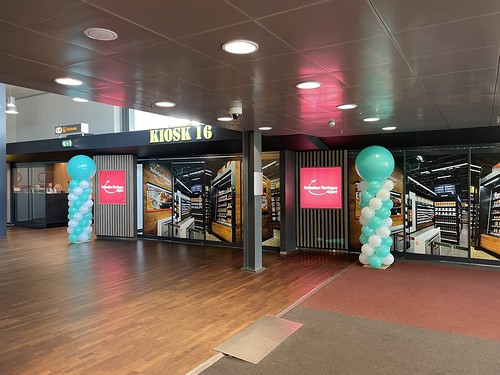 Ballonpilaar Rond Opening Kiosk16 Rotterdam Airport