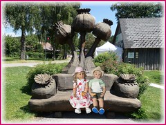 Luis und Bärbel im Mohndorf / Luis and Bärbel in poppy village