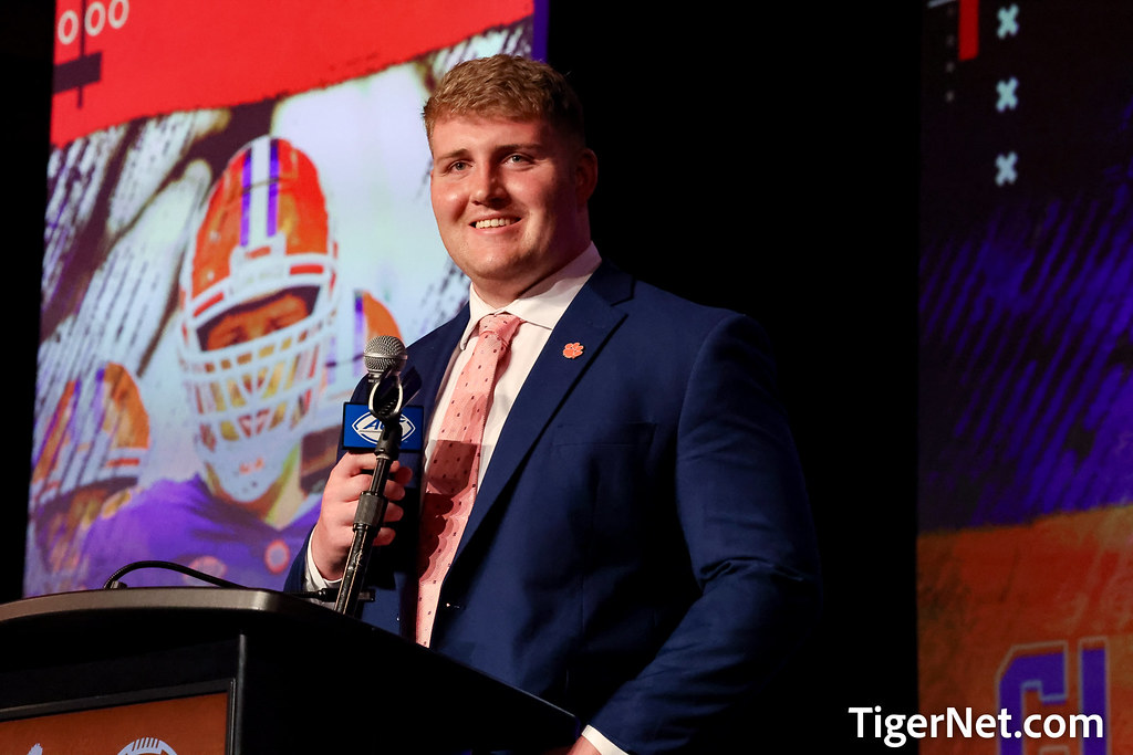 Clemson Football Photo of Will Putnam and acckickoff