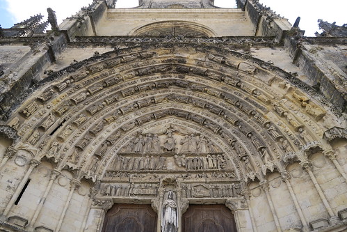 Catedral de Saint-Jean-Baptiste - Parte central de la portada