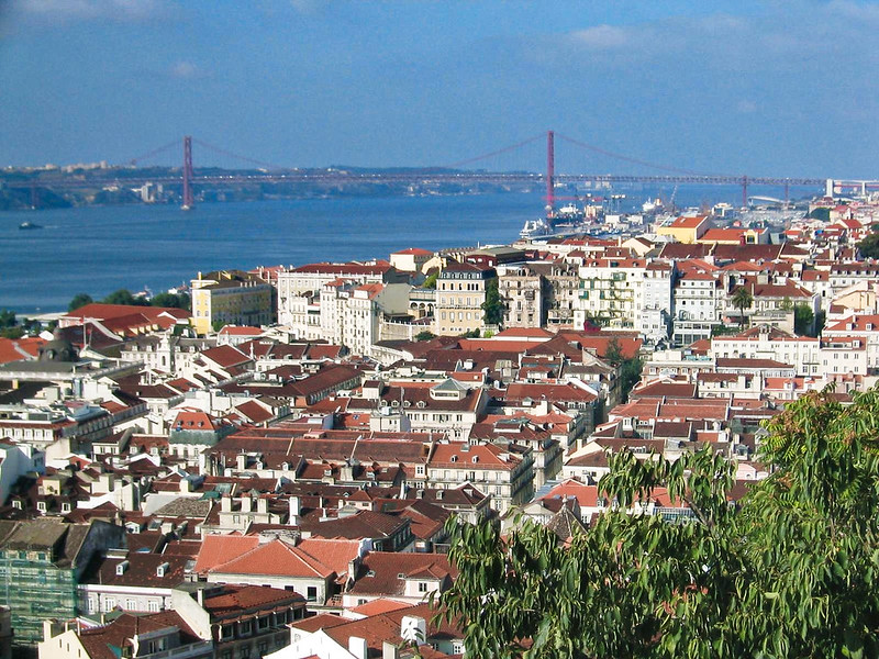 Lisbon<br/>© <a href="https://flickr.com/people/24718842@N04" target="_blank" rel="nofollow">24718842@N04</a> (<a href="https://flickr.com/photo.gne?id=53088834982" target="_blank" rel="nofollow">Flickr</a>)