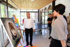 Başkan Çınar, Şehit Ömer Halisdemir Gençlik Merkezindeki Çalışmaları İnceledi