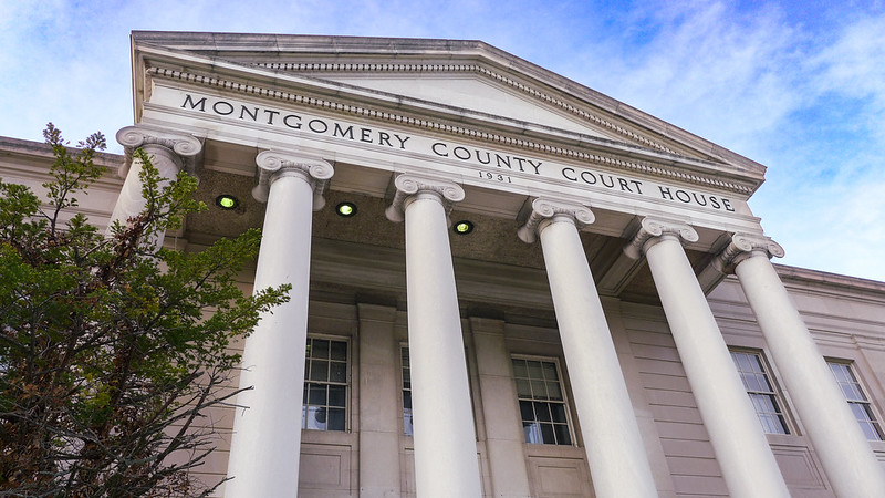 Montgomery County Courthouse<br/>© <a href="https://flickr.com/people/40632439@N00" target="_blank" rel="nofollow">40632439@N00</a> (<a href="https://flickr.com/photo.gne?id=53094028119" target="_blank" rel="nofollow">Flickr</a>)