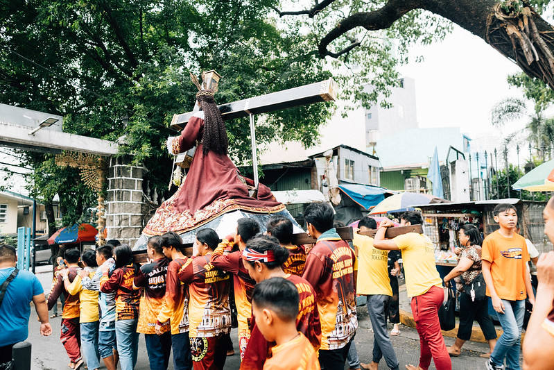 Black Nazarene procession, fiesta of St Peter & Paul Church<br/>© <a href="https://flickr.com/people/37837114@N00" target="_blank" rel="nofollow">37837114@N00</a> (<a href="https://flickr.com/photo.gne?id=53096991013" target="_blank" rel="nofollow">Flickr</a>)