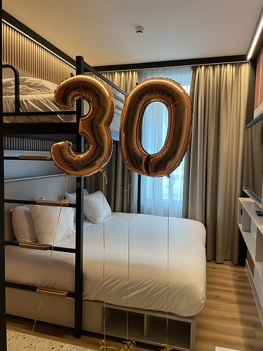 Foilballoon Number 30 Birthday KING BUNK BED ROOM WITH LOFTED SINGLE BED Hotel Motto by Hilton Botersloot Rotterdam Blaak