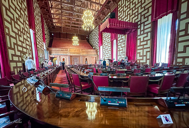 The Council Chamber-3236<br/>© <a href="https://flickr.com/people/36478020@N00" target="_blank" rel="nofollow">36478020@N00</a> (<a href="https://flickr.com/photo.gne?id=53098065302" target="_blank" rel="nofollow">Flickr</a>)