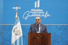 Conferencia de prensa de funcionarios by Gobierno de Guatemala