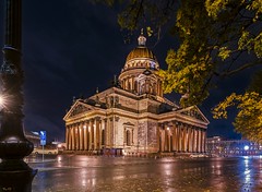 St. Isaac's Cathedral in autumn night / Исаакиевский собор осенней ночью