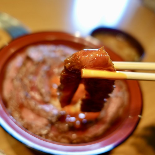 米沢牛モモまぶし丼　beef bowl　¥2,600