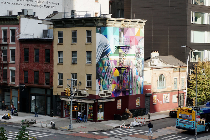 Mother Teresa and Mahatma Gandhi mural by Eduardo Kobra, NYC<br/>© <a href="https://flickr.com/people/38743501@N08" target="_blank" rel="nofollow">38743501@N08</a> (<a href="https://flickr.com/photo.gne?id=53153992636" target="_blank" rel="nofollow">Flickr</a>)