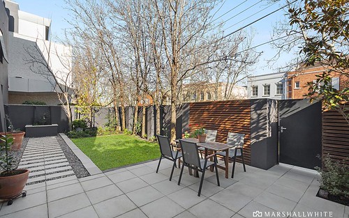 1/4 Cromwell Road, South Yarra VIC
