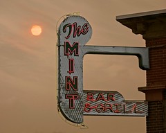 Smokey Sun Neon Sign 7230 B