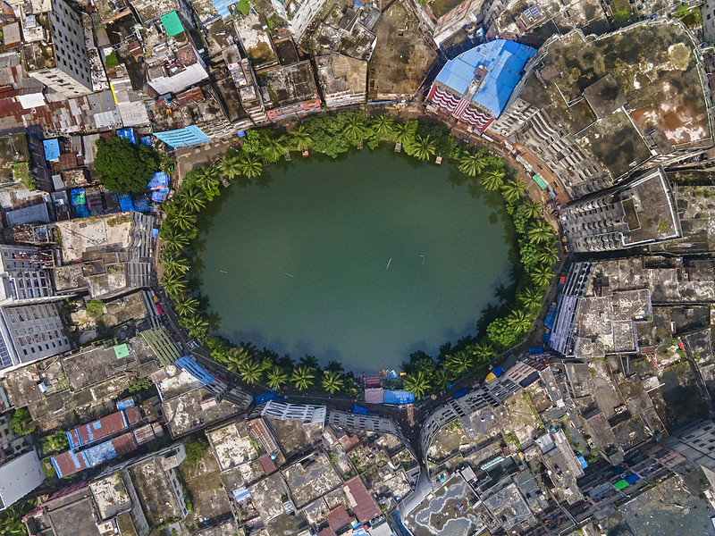 Gol Talab or Gol Talaab (talab means tank) also known as Nawab Bari Pukur, is a small oval-shaped water tank or pond in Islampur, Old Dhaka, Dhaka, Bangladesh - গৌরব আর ঐতিহ্যের প্রতীক পুরান ঢাকার গোল তালাব!<br/>© <a href="https://flickr.com/people/66947457@N05" target="_blank" rel="nofollow">66947457@N05</a> (<a href="https://flickr.com/photo.gne?id=53165540516" target="_blank" rel="nofollow">Flickr</a>)