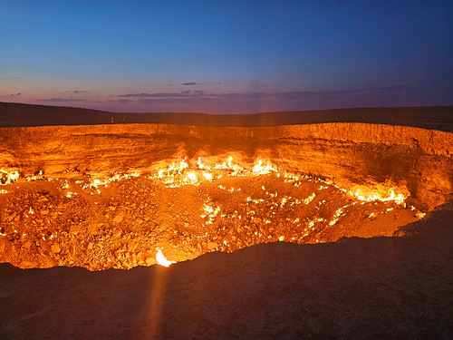 Darvaza gas crater, Turkemistan (3) - Copy