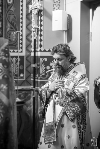10.09.23 - Митрополит Філарет співслужив Предстоятелю УПЦ за Літургією в Києво-Печерській Лаврі