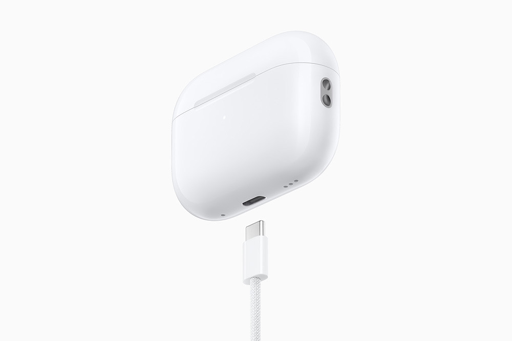 Apple-AirPods-Pro-2nd-gen-USB-C-connection-230912