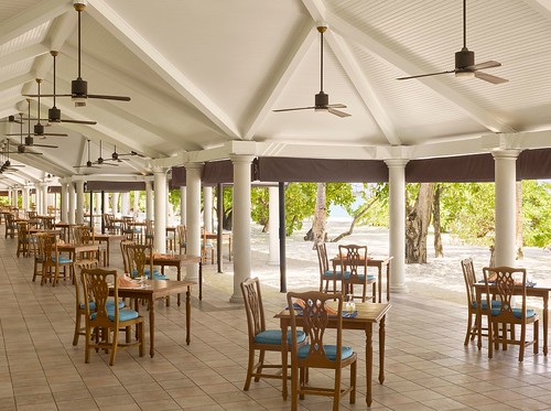 Villa Park - Maaniya Restaurant - Seating - Large