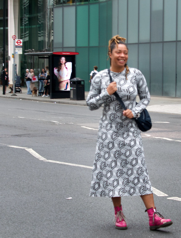 DSC_2539a Alesha Jamaican Model on Location City Road Moorgate City of London<br/>© <a href="https://flickr.com/people/41087279@N00" target="_blank" rel="nofollow">41087279@N00</a> (<a href="https://flickr.com/photo.gne?id=53202286047" target="_blank" rel="nofollow">Flickr</a>)