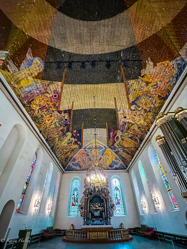 Altar and The ceiling murals-4509<br/>© <a href="https://flickr.com/people/36478020@N00" target="_blank" rel="nofollow">36478020@N00</a> (<a href="https://flickr.com/photo.gne?id=53207851487" target="_blank" rel="nofollow">Flickr</a>)
