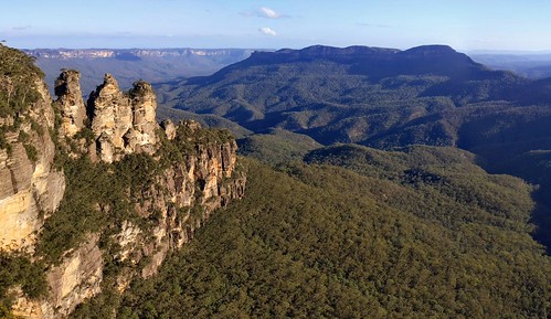 Three Sisters and Mt Solitary, Blue Mountains