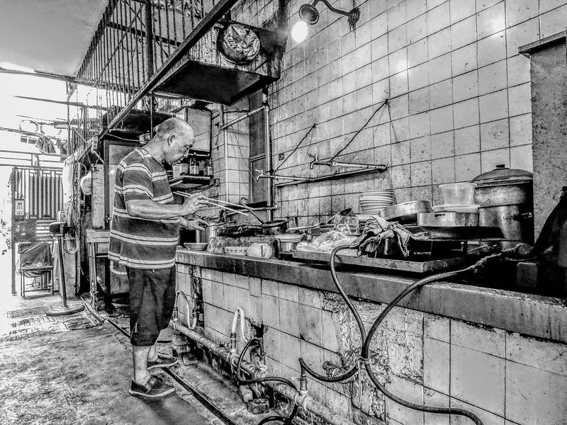 (4 of 4) The noodle restaurant kitchen under the bridge house of an old residential compound<br/>© <a href="https://flickr.com/people/193575245@N03" target="_blank" rel="nofollow">193575245@N03</a> (<a href="https://flickr.com/photo.gne?id=53209661740" target="_blank" rel="nofollow">Flickr</a>)