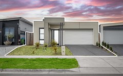 31 Freiberger Grove, Clyde North VIC