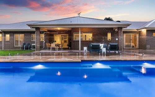 6 Chesterfield Drive, Wandong VIC