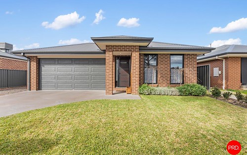 62 Greenfield Drive, Epsom Vic