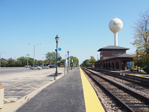Outbound platform at Roselle, looking east