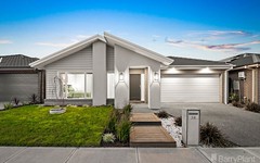 24 Rural Road, Officer South VIC