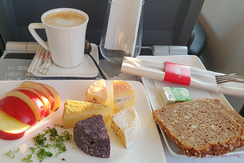 Frühstück in der Bahn von Wien nach Innsbruck