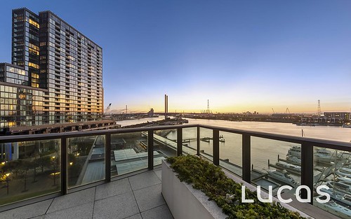 61/9 Waterside Place, Docklands VIC