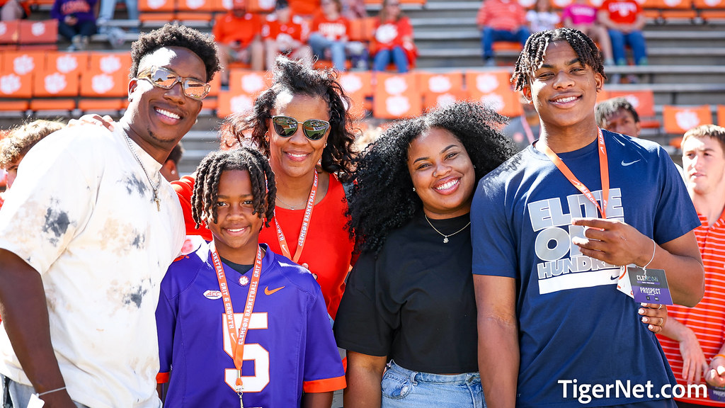 Clemson Football Photo of isaiahhenry and KJ Henry and Recruiting
