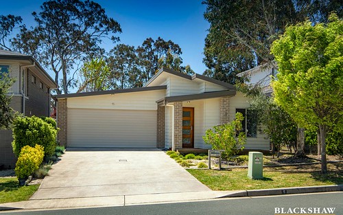 8 Hibberd Cr, Forde ACT 2914