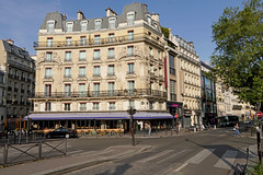 Place Pigalle - Paris (France)<br/>© <a href="https://flickr.com/people/24406544@N00" target="_blank" rel="nofollow">24406544@N00</a> (<a href="https://flickr.com/photo.gne?id=53304085147" target="_blank" rel="nofollow">Flickr</a>)