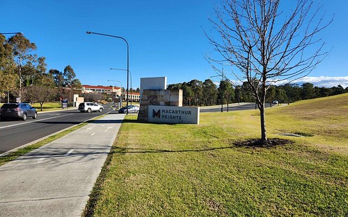 40 University Drive, Campbelltown NSW