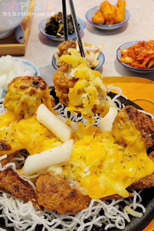 親水河畔│闆娘來自首爾的韓國料理，竟然吃得到台中少見的正宗韓式豬腳和人蔘雞！還不收服務費，台中西屯適合聚餐韓式餐廳就這裡啦～ @強生與小吠的Hyper人蔘~