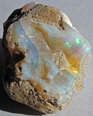 Precious opal (Berbere Hill, Ethiopia) 70