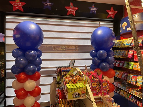 Ballonpilaar Opening American Candy Empire Zoetermeer