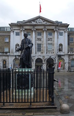 The statue of the founder, John Guy, stands in the centre of the great quadrangle of Guy's Hospital (photo by Roger Johnson)