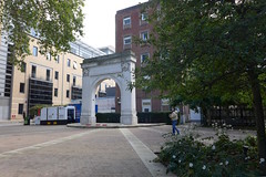 Memorial Park takes its name from the graceful Memorial Arch, commemorating staff and students of Guy's Hospital who died in the two World Wars (photo by Roger Johnson)