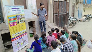 Blue Pen’s Volunteer coordinator Sourav Sharma conducting educational sessions for slum kids at Pkhla Phase I, today 19th Nov,23