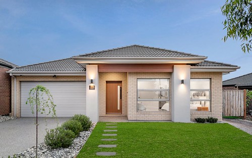 5 Maiden Place, Thornhill Park VIC
