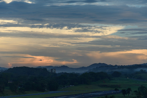 Dawn Take-off from Aeropuerto Marcos A. Galabert, Ciudad de Panamá