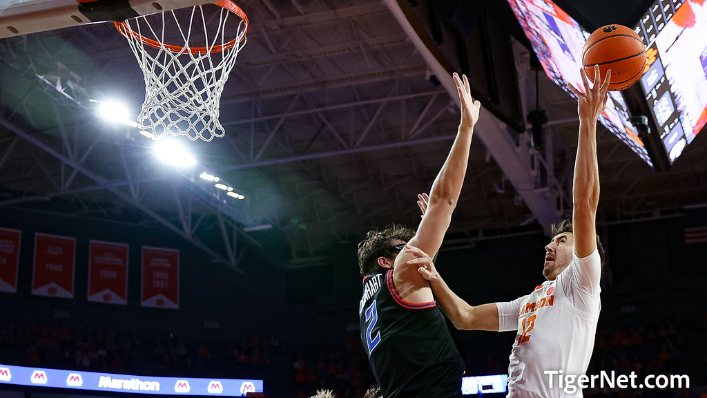 Clemson Basketball Photo of Alex Hemenway and boise and state