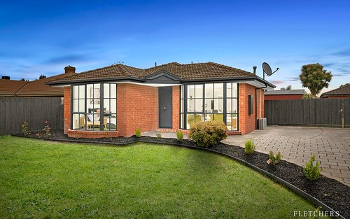 16 Parklands Cl, Ferntree Gully VIC 3156